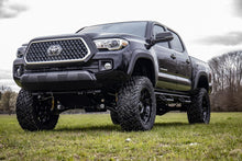 Cargar imagen en el visor de la galería, 6 Inch Lift Kit M1 Struts/M1 Toyota Tacoma 2WD/4WD (2016-2023) Rough Country