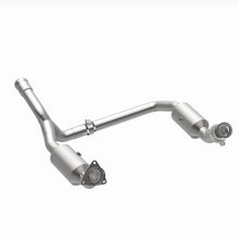 Cargar imagen en el visor de la galería, Magnaflow 19-20 GMC Sierra 1500 Single Underbody 4.3L/5.3L Direct Fit Catalytic Converter