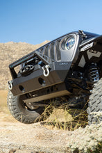 Cargar imagen en el visor de la galería, DV8 Offroad 18-23 Jeep Wrangler JL/JT Parachoques delantero Barra estabilizadora Desconexión Placa de deslizamiento del motor