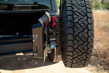 Cargar imagen en el visor de la galería, DV8 Offroad 18-23 Jeep Wrangler JL MTO Series Bumper Spare Tire Swing Gate