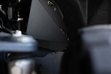 Cargar imagen en el visor de la galería, DV8 Offroad 22-23 Toyota Tundra + Sequoia Inner Fender Liners