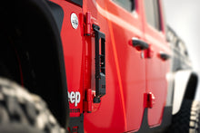 Cargar imagen en el visor de la galería, DV8 Offroad 07-23 Jeep Gladiator/Wrangler JT/JK/JL Escalón montado en bisagra
