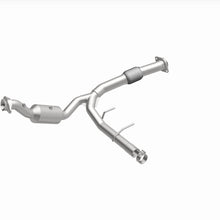 Cargar imagen en el visor de la galería, Magnaflow 18-21 Ford Expedition Right Underbody 3.5L Direct Fit Catalytic Converter