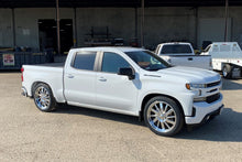 Cargar imagen en el visor de la galería, McGaughy's 2.5/4 Inch Spindle/Flip Kit Lowering Kit 2019-2026 Silverado/Sierra 1500 2WD/4WD