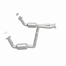 Cargar imagen en el visor de la galería, Magnaflow 04-06 Chevrolet Silverado 1500 5.3L Direct Fit Catalytic Converter