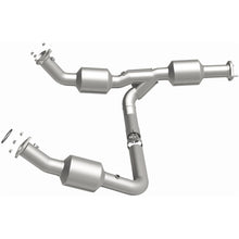 Cargar imagen en el visor de la galería, Magnaflow 18-20 Chevrolet Express 2500 Single Underbody 4.3L Direct Fit Catalytic Converter