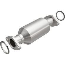 Cargar imagen en el visor de la galería, Magnaflow 95-99 Toyota Tacoma / 1997 Geo Prizm Direct-fit Catalytic Converter