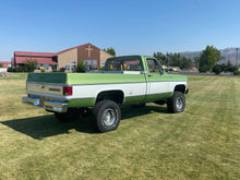 Load image into Gallery viewer, Fox 2.0 Performance Series Shock | 982-24-620 | 23.65in. Ext 15.05in. Compressed | 1969 - 1991 Chevrolet &amp; GMC Straight Axle Truck &amp; SUV