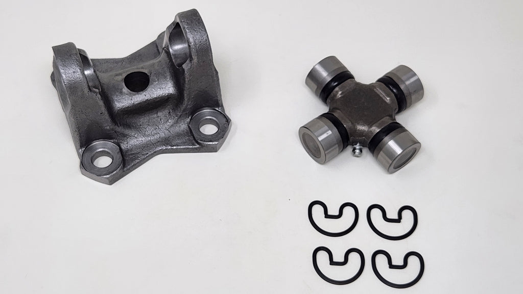 Rear Driveshaft Flange and U-Joint @ Transfer Case / Transmission | 2005 - 2010 Jeep Grand Cherokee WK & 2006 - 2010 Jeep Commander XK