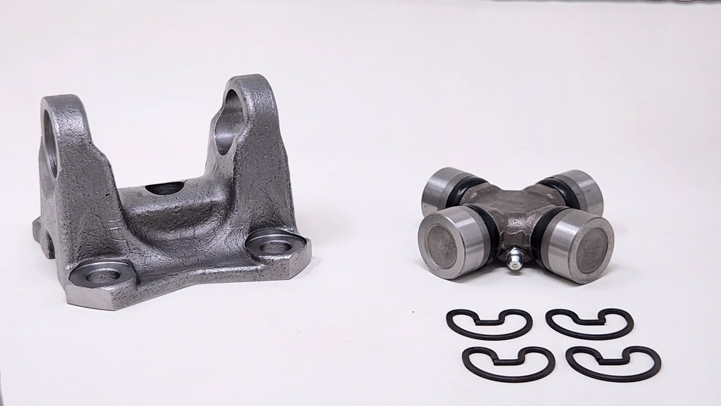 Rear Driveshaft Flange and U-Joint @ Transfer Case / Transmission | 2005 - 2010 Jeep Grand Cherokee WK & 2006 - 2010 Jeep Commander XK