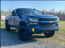 Load image into Gallery viewer, Freedom Off-Road 3 Inch Front Lift Struts 07-18 Chevy / GMC / Silverado / Sierra 1500
