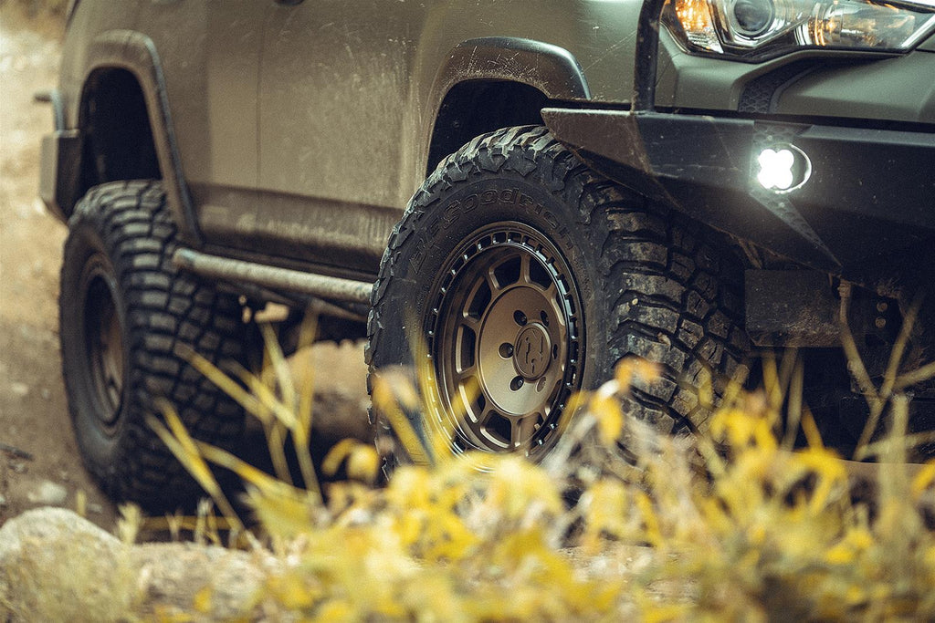 Fifteen52_Traverse_HD_Bronze_Mono_6_Lug_4