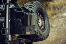 Cargar imagen en el visor de la galería, Fifteen52_Traverse_HD_Bronze_Mono_6_Lug_5