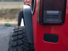 Cargar imagen en el visor de la galería, Aluminum Crusher 2 Inch Rear Fenders for Jeep JK / JKU Motobilt