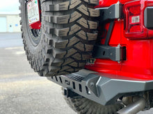 Cargar imagen en el visor de la galería, Jeep JL Tire Carrier 18 + Wrangler JL Up To 40 Inch Tire Motobilt