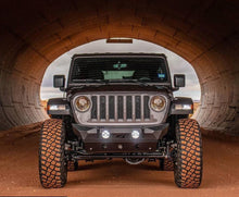 Cargar imagen en el visor de la galería, Jeep JL/Gladiator Front Bumper With Skid Plate 18+ Wrangler JL/Gladiator W/Fog Light Holes The Hammer Series Motobilt
