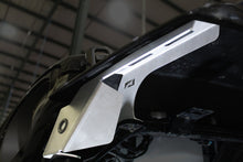 Load image into Gallery viewer, Front Fender Chop Support Brackets for Jeep JL/JT Gladiator Rubicon (w/Two Pair of Side Marker Lights) Motobilt