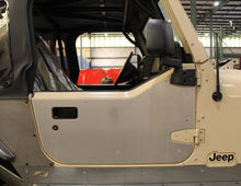 Cargar imagen en el visor de la galería, Jeep TJ Aluminum Half Door Armor for 97-06 Wrangler TJ LJ Motobilt