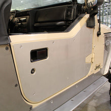 Cargar imagen en el visor de la galería, Jeep TJ Aluminum Half Door Armor for 97-06 Wrangler TJ LJ Motobilt