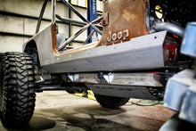 Cargar imagen en el visor de la galería, 15 Inch Stretch Boat Side Rocker Guards for Jeep YJ Motobilt