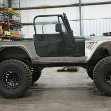 Cargar imagen en el visor de la galería, Full-Length Rocker Armor for Jeep YJ Fender Notch Step Motobilt