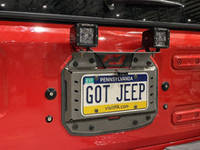 Cargar imagen en el visor de la galería, Aluminum Rear LED Light Bracket for MB1077 Fits Jeep JL Motobilt