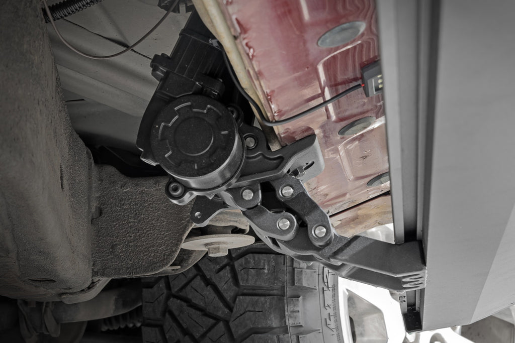 Power Running Boards Dual Electric Motor Chevy/GMC Tahoe/Yukon (15-20) Rough Country