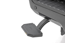 Retractable Bed Step Manual Pull Ford F-250/F-350 Super Duty (17-22) Rough Country