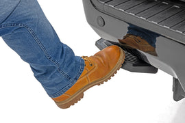 Retractable Bed Step Manual Pull Ford F-250/F-350 Super Duty (17-22) Rough Country