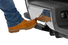 Cargar imagen en el visor de la galería, Retractable Bed Step Manual Pull Ford F-250/F-350 Super Duty (23-26) Rough Country
