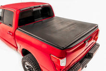 Cargar imagen en el visor de la galería, Titan Soft Tri-Fold Bed Cover 17-20 Titan 5 Foot 6 Inch Bed w/o Cargo Mgmt Rough Country