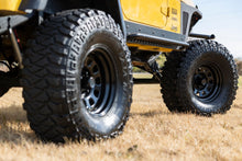 Cargar imagen en el visor de la galería, Steel Wheel Black 16x8 8x6.5 5.10 Bore -6 Rough Country