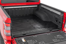 Cargar imagen en el visor de la galería, Bed Mat 5 Foot Bed RC Logo Nissan Frontier 2WD/4WD (2005-2026) Rough Country