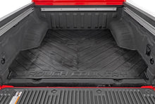 Cargar imagen en el visor de la galería, Bed Mat 5 Foot Bed RC Logo Nissan Frontier 2WD/4WD (2005-2026) Rough Country