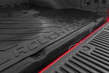 Cargar imagen en el visor de la galería, Bed Mat 5 Foot Bed RC Logo Nissan Frontier 2WD/4WD (2005-2026) Rough Country