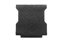 Cargar imagen en el visor de la galería, Bed Mat 5 Foot Bed RC Logo Toyota Tacoma 2WD/4WD (2024-2026) Rough Country
