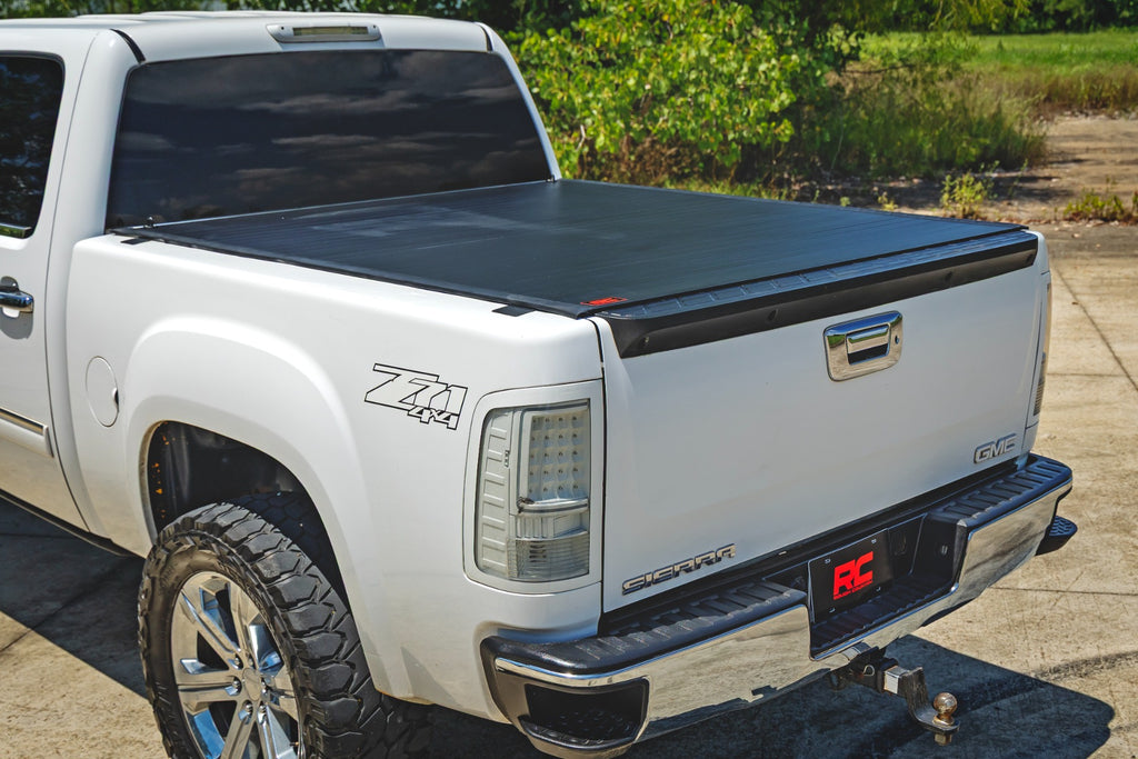 Rough Country Hard Roll Up Bed Cover | 2007 - 2013 Chevy Silverado / GMC Sierra 1500 5'9" Bed Length