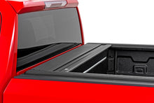 Cargar imagen en el visor de la galería, Rough Country Power Retractable Bed Cover | 2019 - 2026 Chevy Silverado / GMC Sierra 1500 5'10" Bed Length