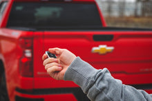 Cargar imagen en el visor de la galería, Rough Country Power Retractable Bed Cover | 2019 - 2026 Chevy Silverado / GMC Sierra 1500 5'10" Bed Length