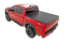 Cargar imagen en el visor de la galería, Rough Country Power Retractable Bed Cover | 5 Foot 7 Inch Bed 2022 - 2026 Toyota Tundra