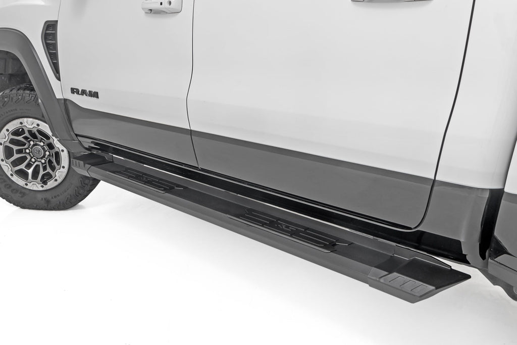 HD2 Aluminum Running Boards Crew Cab Ram 1500 (19-26)/1500 TRX (21-24) Rough Country