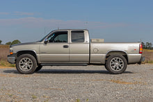 Load image into Gallery viewer, HD2 Aluminum Running Boards Ext Cab Silverado/Sierra 1500/2500HD (99-06 &amp; Classic) Rough Country