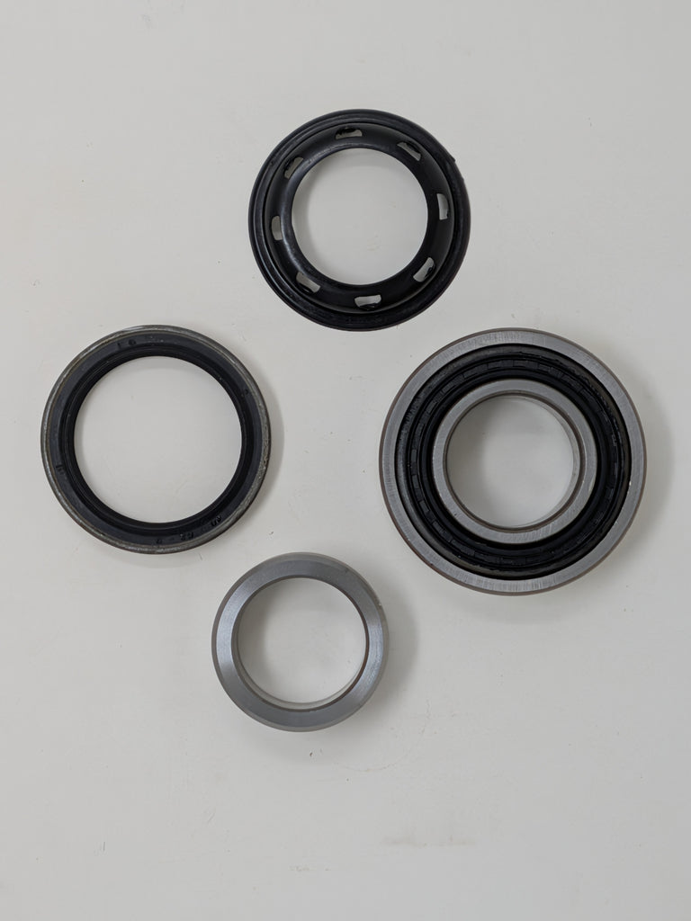 Rear Wheel / Axle Bearing, Press Collar, Seal | 1986 - 1995 Suzuki Samurai & 1990 - 2015 Jimny