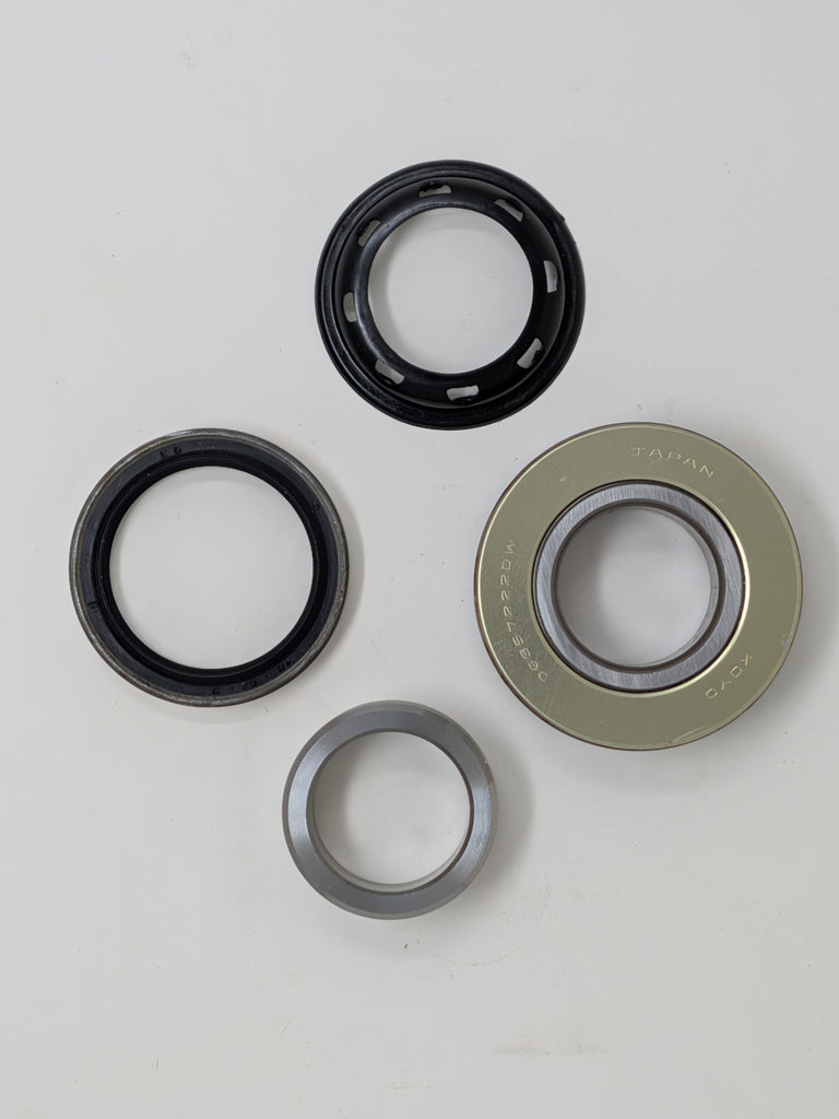 Rear Wheel / Axle Bearing, Press Collar, Seal | 1986 - 1995 Suzuki Samurai & 1990 - 2015 Jimny