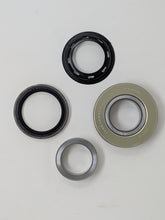 Cargar imagen en el visor de la galería, Rear Wheel / Axle Bearing, Press Collar, Seal | 1986 - 1995 Suzuki Samurai &amp; 1990 - 2015 Jimny