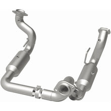Cargar imagen en el visor de la galería, Magnaflow 20-22 Ford F-250 SD Single Underbody Direct Fit Cat Converter