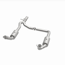 Cargar imagen en el visor de la galería, Magnaflow 09-13 Ford E-350 Super Duty V10 6.8 OEM Underbody Direct Fit Catalytic Converter