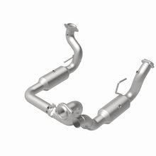 Cargar imagen en el visor de la galería, Magnaflow 20-22 Ford F-250 SD Single Underbody Direct Fit Cat Converter
