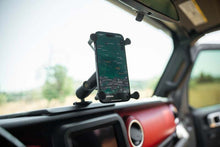 Cargar imagen en el visor de la galería, DV8 Offroad 18-23 Jeep Wrangler JL/20-23 Gladiator JT Device Dash Mount V2