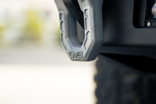 Cargar imagen en el visor de la galería, Grilletes con anilla en D DV8 Offroad Elite Series - Par (gris)